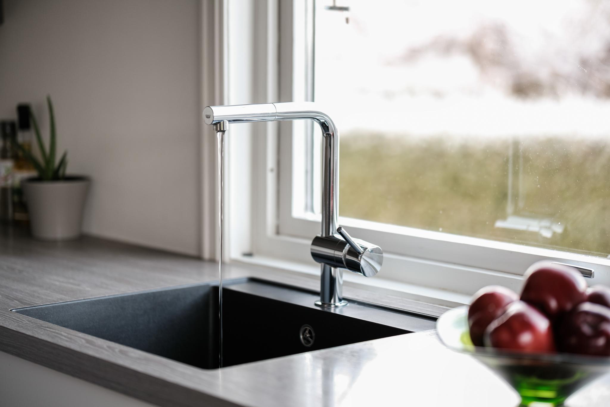 koselig utsikt fra kjøkkenvinduet